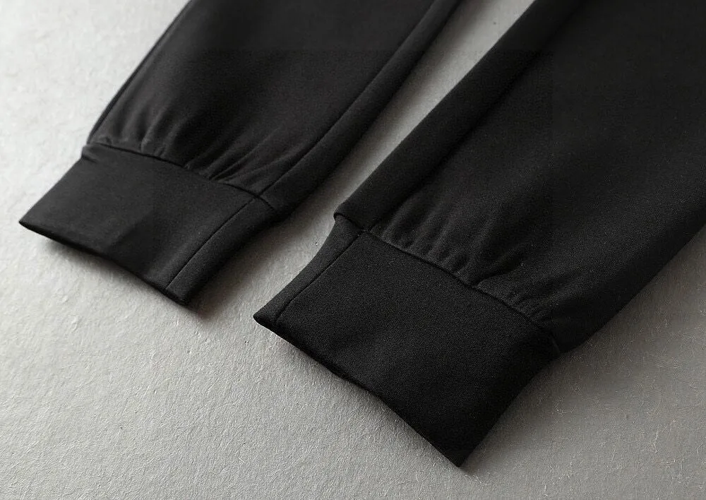 🅿️420 [LV Louis Vuitton] (Fat Man Gospel) hot-selling suit is coming. Focus on the original version of the official website. 2025 new hot-selling cardigan sweater suit. The original order is the best. 🇭🇰The meticulous work of top designers is dedicated to a fitting and perfect upper body effect. All-natural high-quality Roman cotton 100%, close-fitting comfort, noble and elegant! Original hardware embodies elegance and nobility! Counter size: M-5XL (maximum wear up to 220 pounds)